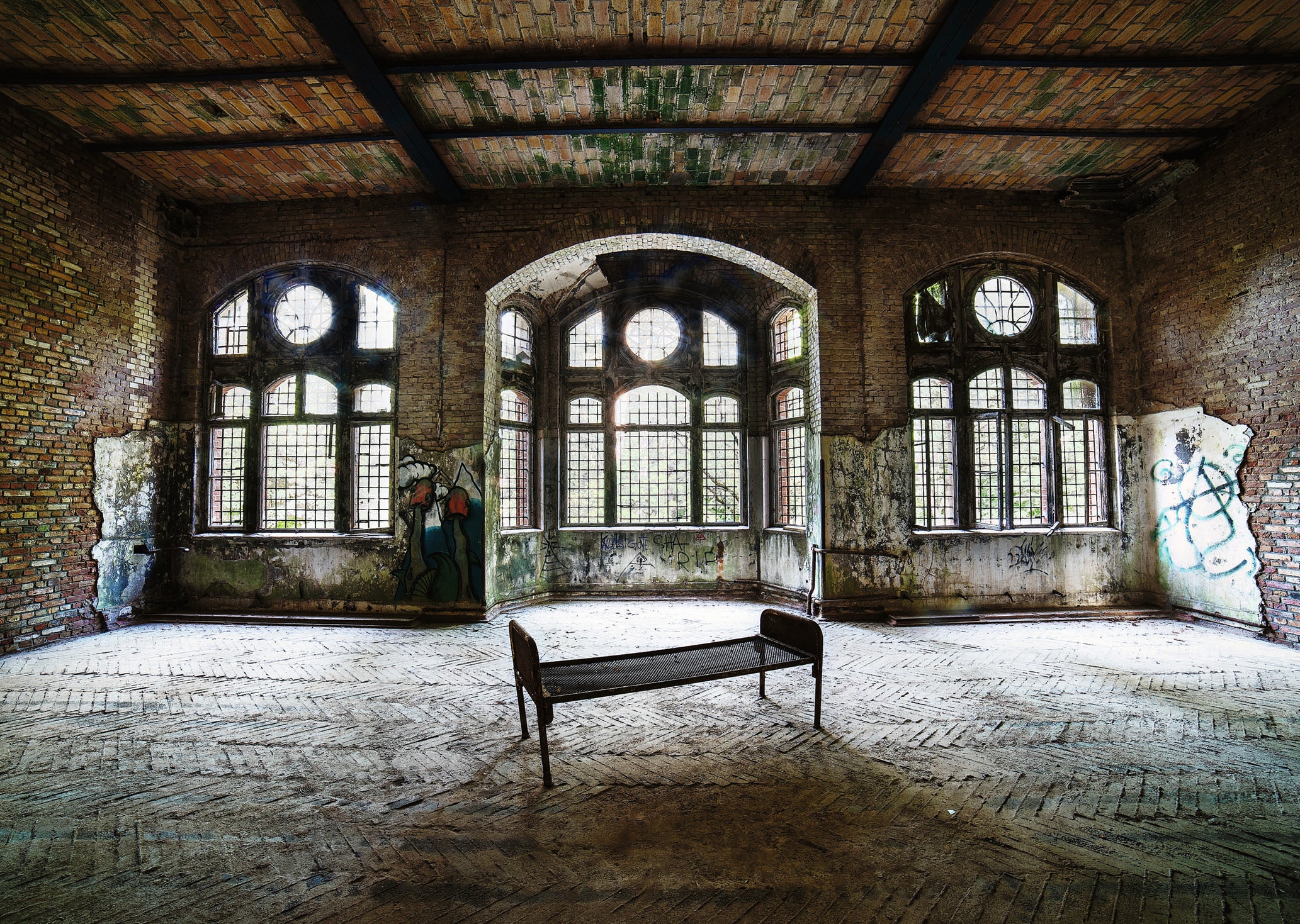Ravensburger - Lost places Frauenpavillion Beelitzer - 1000 palaa