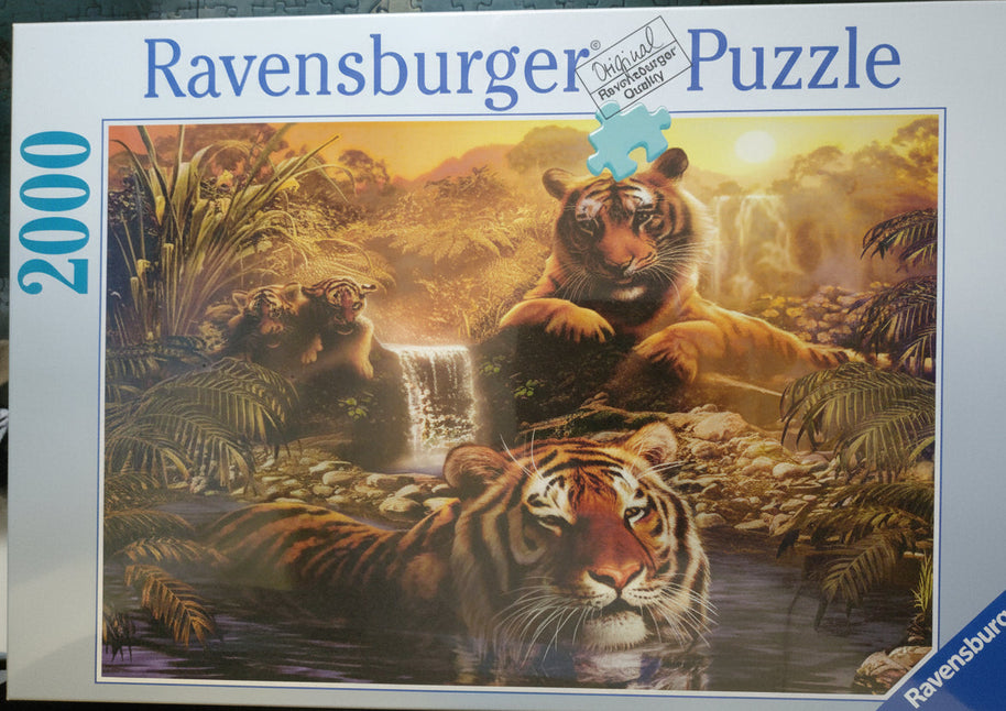 Ravensburger - At the water hole -2000 palaa - käytetty 