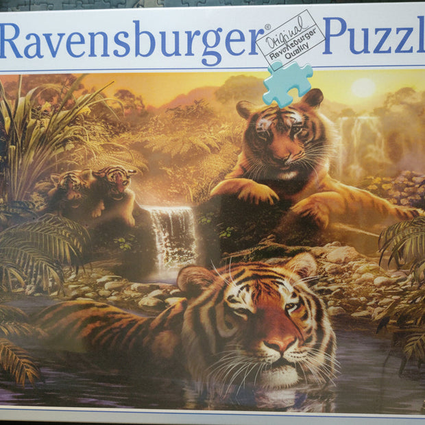 Ravensburger - At the water hole -2000 palaa - käytetty 